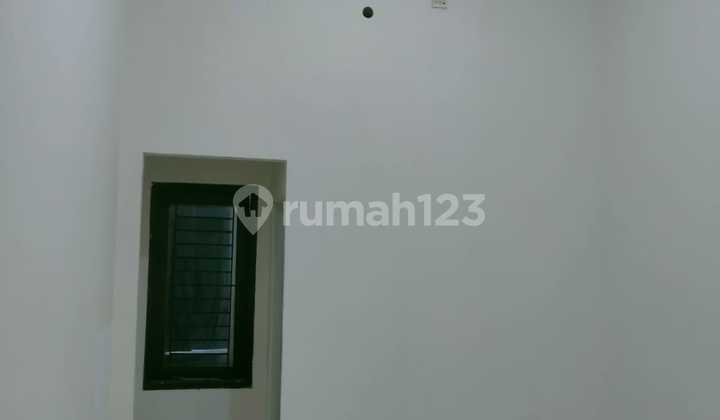 Disewakan Rumah Full Renov 2 Lantai 5 BR di Cluster Aralia, Harapan Indah, Bekasi 2