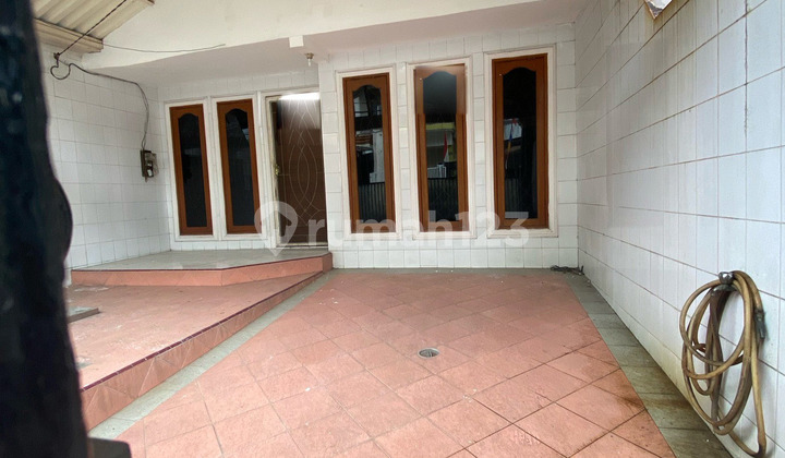 Standard House for Sale in Kelapa Gading 2