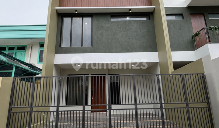 For Sale 3-Story House in Kelapa Gading, Price Negotiable