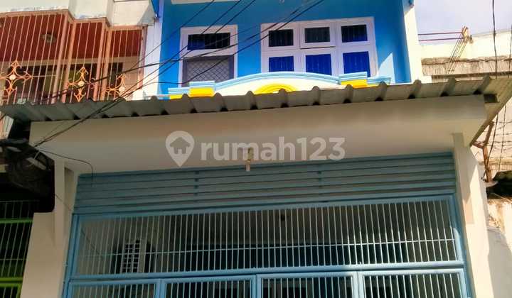 3-STORY HOUSE IN JEMBATAN LIMA, WEST JAKARTA 3-STORY HOUSE IN JEMBATAN LIMA, WEST JAKARTA