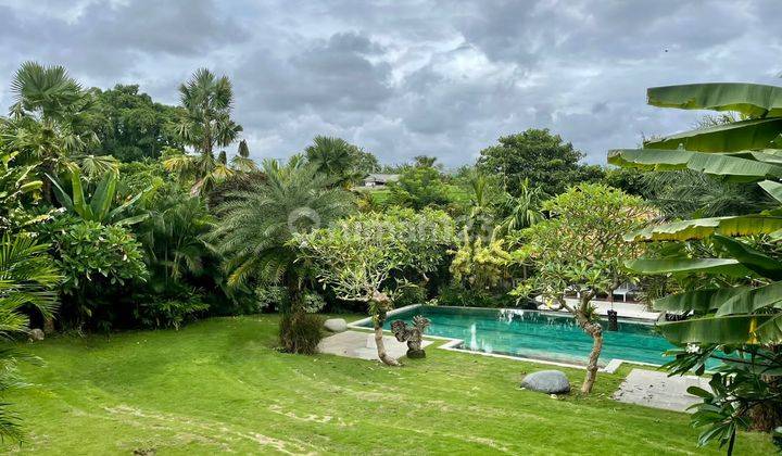 Villa for sale on Jalan Raya Pererenan Canggu Bali 1