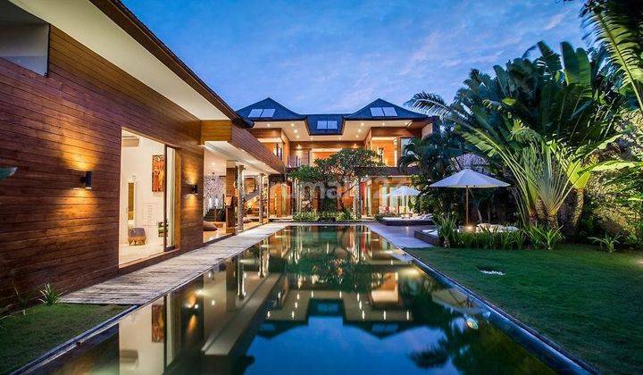 For sale luxury villa patitenget seminyak 1