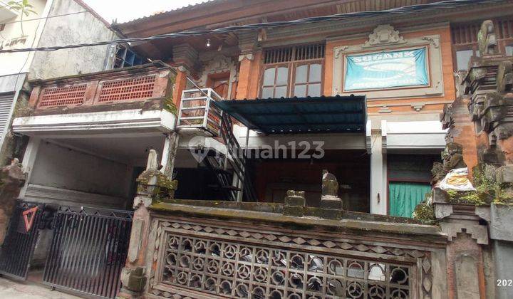 Dijual/Disewakan rumah style bali 2 lantai lokasi panjer jalan watu renggong dekat kampus UNUD dan sekolah SMA 2 akses jalan satu mobil 2