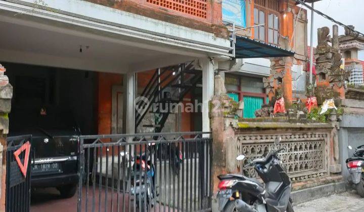 Dijual/Disewakan rumah style bali 2 lantai lokasi panjer jalan watu renggong dekat kampus UNUD dan sekolah SMA 2 akses jalan satu mobil 3