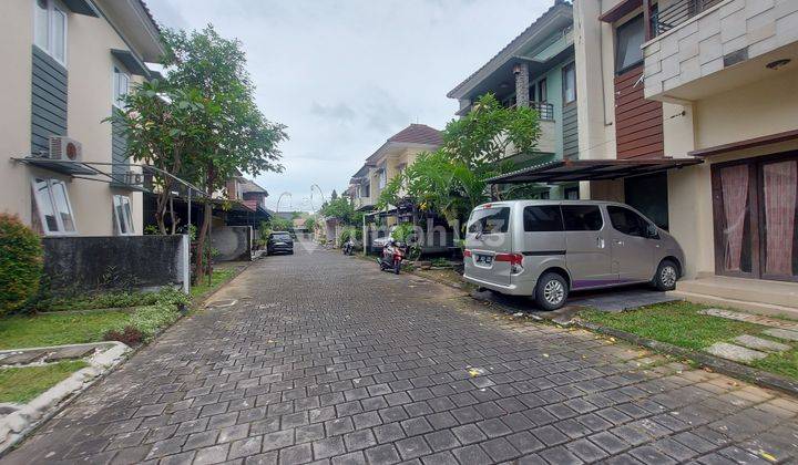 Dijual rumah 2 lantai perlu renovasi lokasi sandat residence one gate sistem lokasi dekat jalan nangka selatan dan jalan suli 2