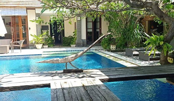 Dijual Villa Lantai 1 Fully Furnished dikawasan Lingkungan Villa di Jalan Danau Tamblingan Sanur 1