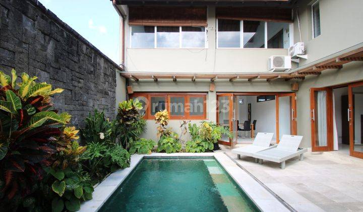 Villa for sale in Kerobokan with rice field view near Canggu 1