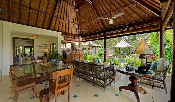 Dijual villa dekat pantai batu bolong canggu 2