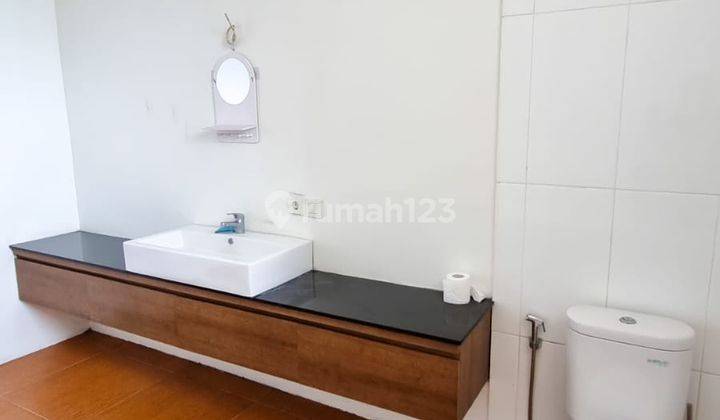 For sale, modern minimalist villa in Lower Jimbaran 1