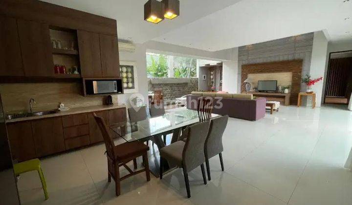 Villa Luury for sale near Seminyak Beach, Badung, Bali 2