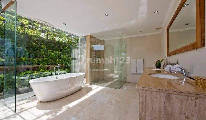 For sale stunning modern luxury Villa in kerobokan 2