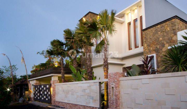 For Sale Luxury Villa in the Taman Griya Jimbaran area, South Kuta
 1