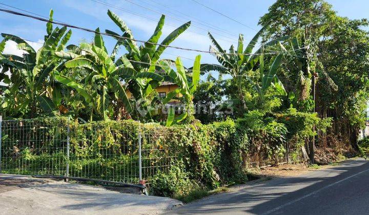 Land for sale on the side of the main road, Bumbak Umalas 1