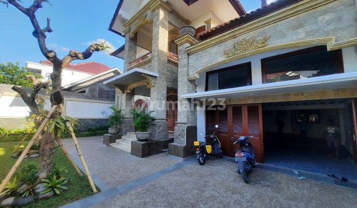 LUXURY 2 FLOOR house for sale in Renon 
Denpasar Near Renon Square  1