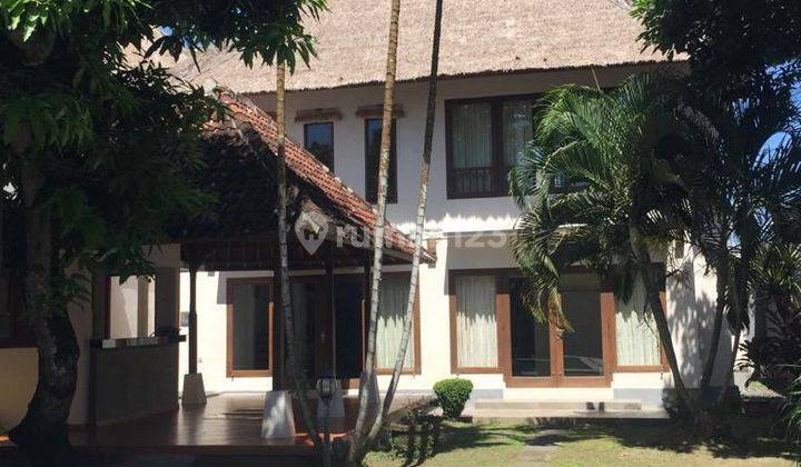 Old Villa For Sale (Count Land Only)
Location on Main Street Batur Sari Sanur
 2