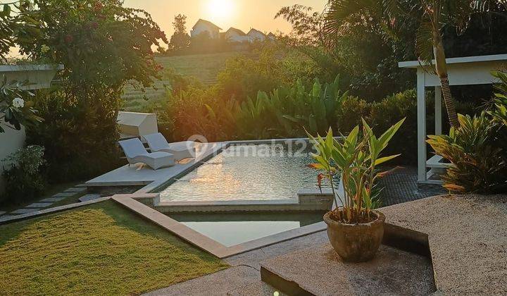 For Sale newly renovated Beautyfull Luxury Villa with Panoramic View of Beautiful Rice Fields & Very Close to the Beach 1