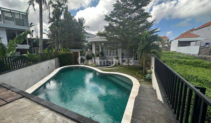 Luxury Vila For Sale Close To The Beach In Pererenan 2