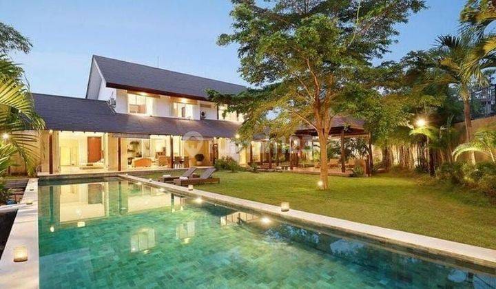 Dijual Villa Luxury Jalan Tegal Cupek Kerobokan 1