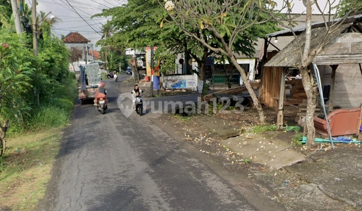 Land for Sale with Building, Located on Anyelir Main Road, Tabanan, Near Kasih Ibu Hospital and Wisma Prashanti Hospital.
