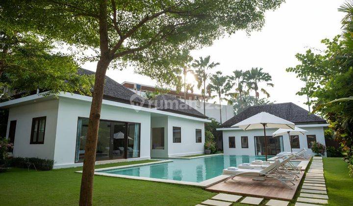 Luxury Villas White Shine Luxury Villa
kayu Tulang, Canggu ,  Bali 1