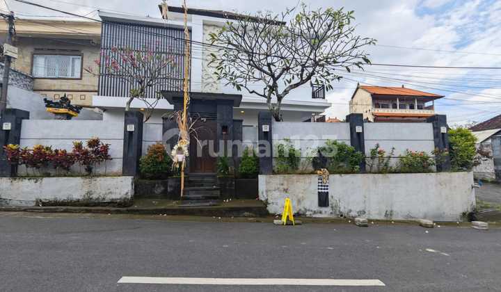 Dijual Rumah Semi Villa Lokasi Penamparan Gatot Subroto Barat