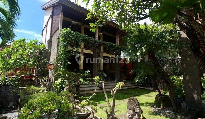 Dijual Rumah Semi Villa 3 Lantai Area Pariwisata Kerobokan Jalan Petitenget  1