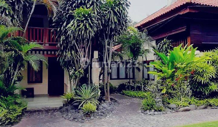 Land for sale with bonus villa in Seminyak Kuta Badung area 1