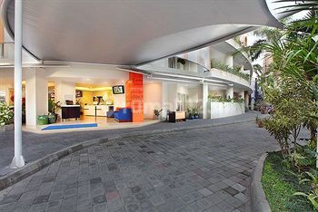 City Hotel in Kuta Area Location Jalan Patih Jelantik Kuta Galeria - Central Parking 2