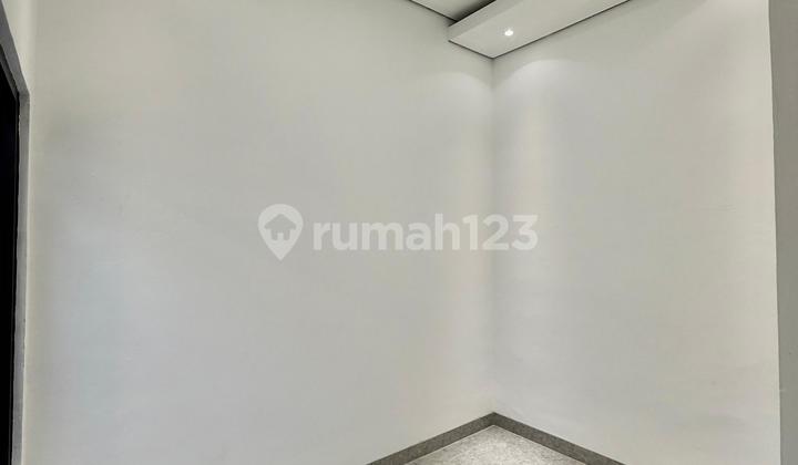 Cheap 2-Story House for Sale in Kebagusan, South Jakarta 2