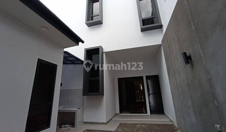 Rumah Mewah Cantik.2 Lantai Di Jual Di Dalam Cluster Kotawisata Cibubur 2