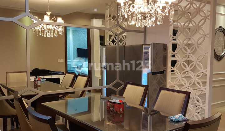 For Rent Apartment Pakubuwono House 2+1 BR