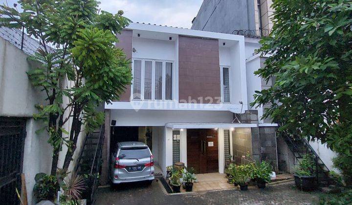 Dijual Rumah di Jl. Wijaya 7 BR Semi Furnished 1