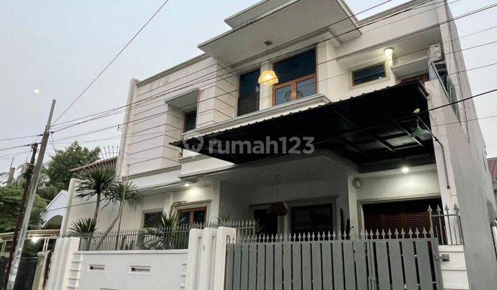 Dijual Rumah 2 Lantai di Tebet Dalam Iv 1