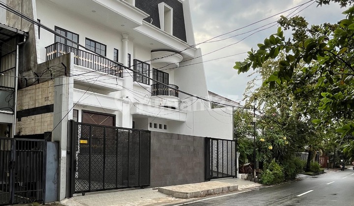 For Sale House in Tomang Grogol Petamburan West Jakarta 2