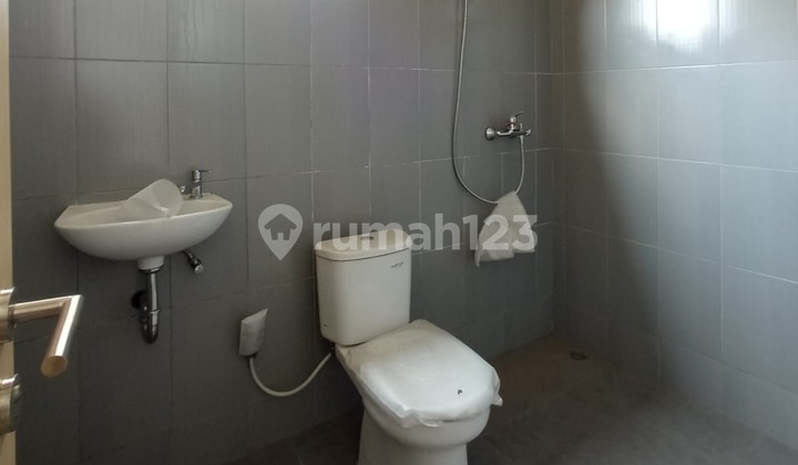 Rumah murah 2 Lantai dekat UNPAM dan tol BSD 