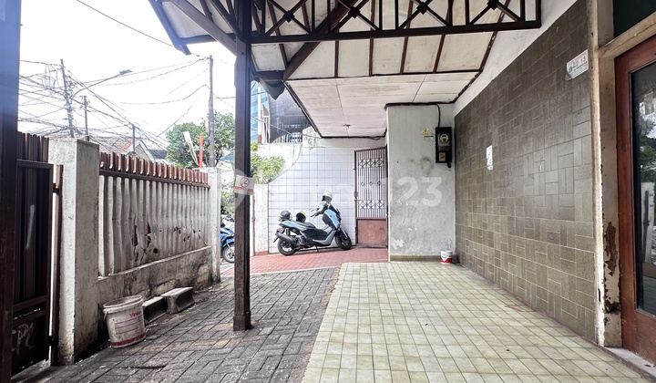 Rumah di Bendungan Hilir, Jakarta Pusat, Komersil Area, Peruntukan Kantor, Dekat Akses Toll