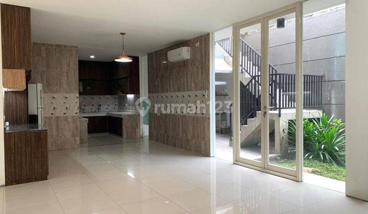 Dijual Rumah Surabaya Barat Citraland Utama Crystal Golf 2