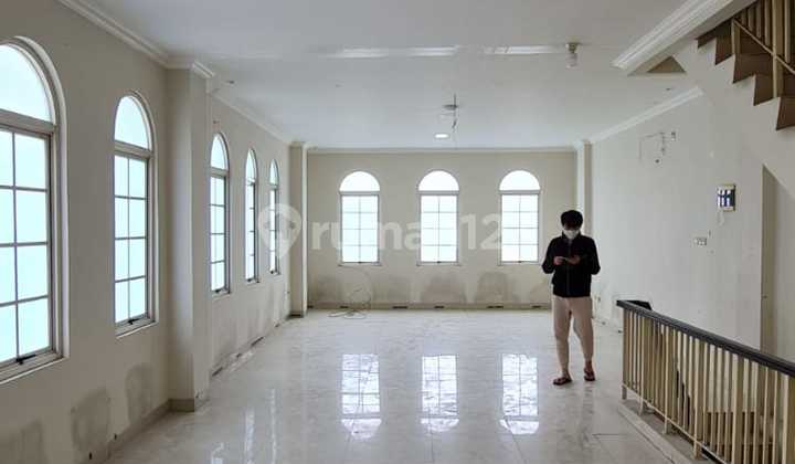 Disewakan Ruko Sedayu Square