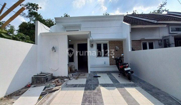 Rumah Cantik Tanah Luas Dekat Ke Stasiun Depok 2