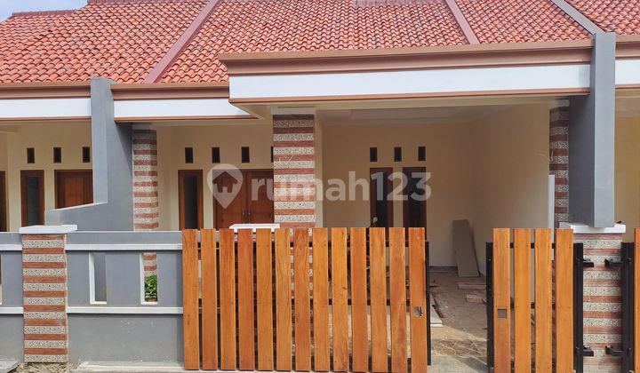 Rumah Cantik 1 Lantai Siap Huni Dekat ke Pintu Tol Sawangan Depok