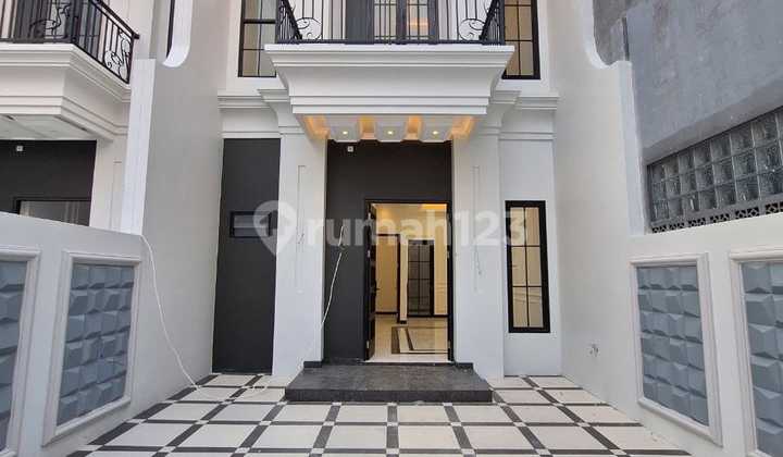 Rumah 2 Lantai Dekat Ke Stasiun Depok