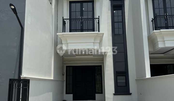 Rumah Mewah 2 Lantai Modern Classic Dekat Ke Stasiun Depok Rumah Mewah 2 Lantai Modern Classic Dekat Ke Stasiun Depok