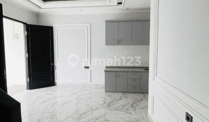 Rumah 2 Lantai Mewah Hanya Jalan Kaki Ke Stasiun Depok 2