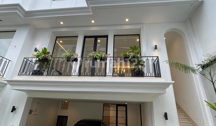 Hunian Mewah 3 Lantai Desain Modern di Kebayoran Baru Jakarta Selatan