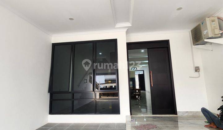 Rumah Baru Di Kemang Jakarta Selatan 2