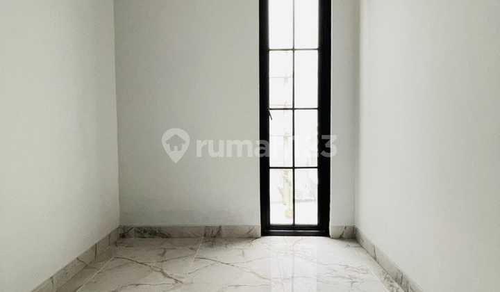 Luxurious 2-Story House Just a Walk to Depok Station