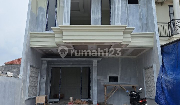 Rumah Mewah 2 Lantai Lokasi Dekat Ke Stasiun Depok