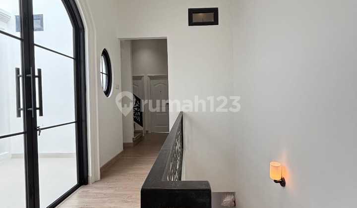 American Classic 3 Lantai di Joglo Jakarta Barat 2