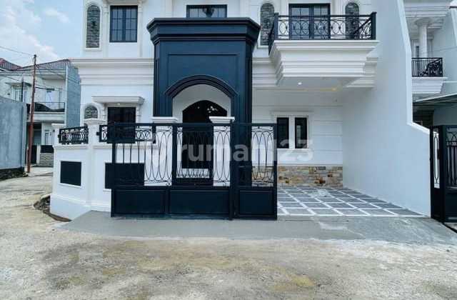 Rumah Termewah Tanah Besar Dekat Ke Stasiun Depok