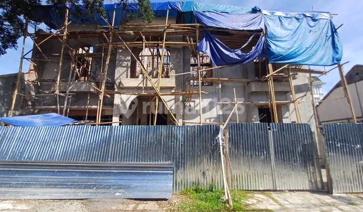 Rumah 2 Lantai Super Mewah Dekat ke Tol Tb Simatupang & Lokasi Sangat Strategis di Jati Padang Jakarta Selatan 1